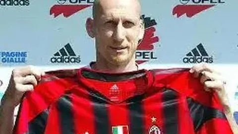 王钰栋澳大利亚之战高效表现：24分钟内传球全中，过人成功率三分之二