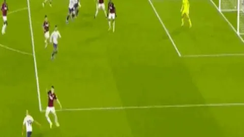 西班牙热议久保遭受歧视：瓦伦西亚或受降级影响，维尼修斯立场正确无误。